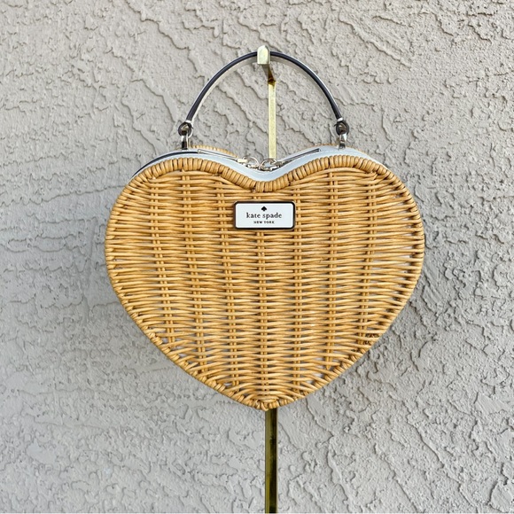 KATE SPADE Tan Wicker White Leather Heart Shaped Love Shack Woven Crossbody Bag - Picture 7 of 17